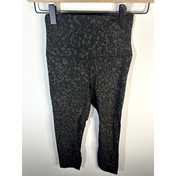 Lululemon Align Crop *21" Size 2 Green Camo Nulu - Picture 4 of 9